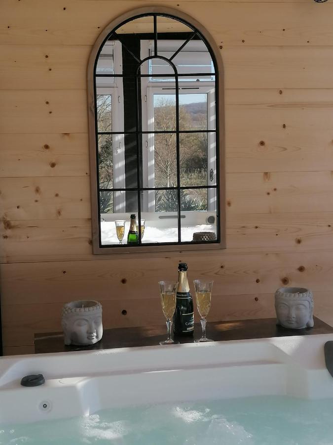 Le Gite Du Moulin Lagardelle-sur-Lèze Exteriör bild